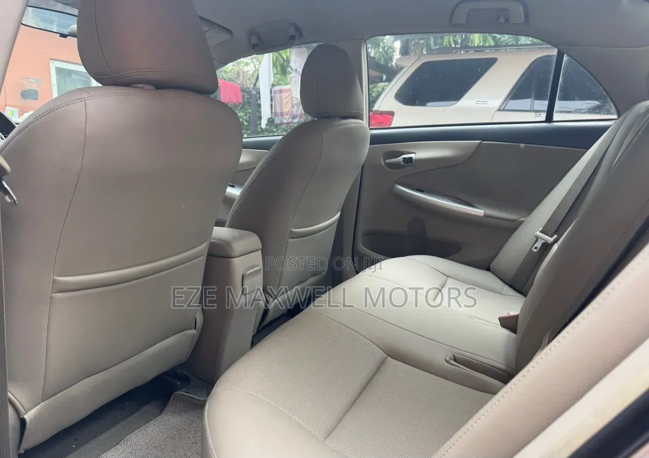 Toyota Corolla 2013 Silver