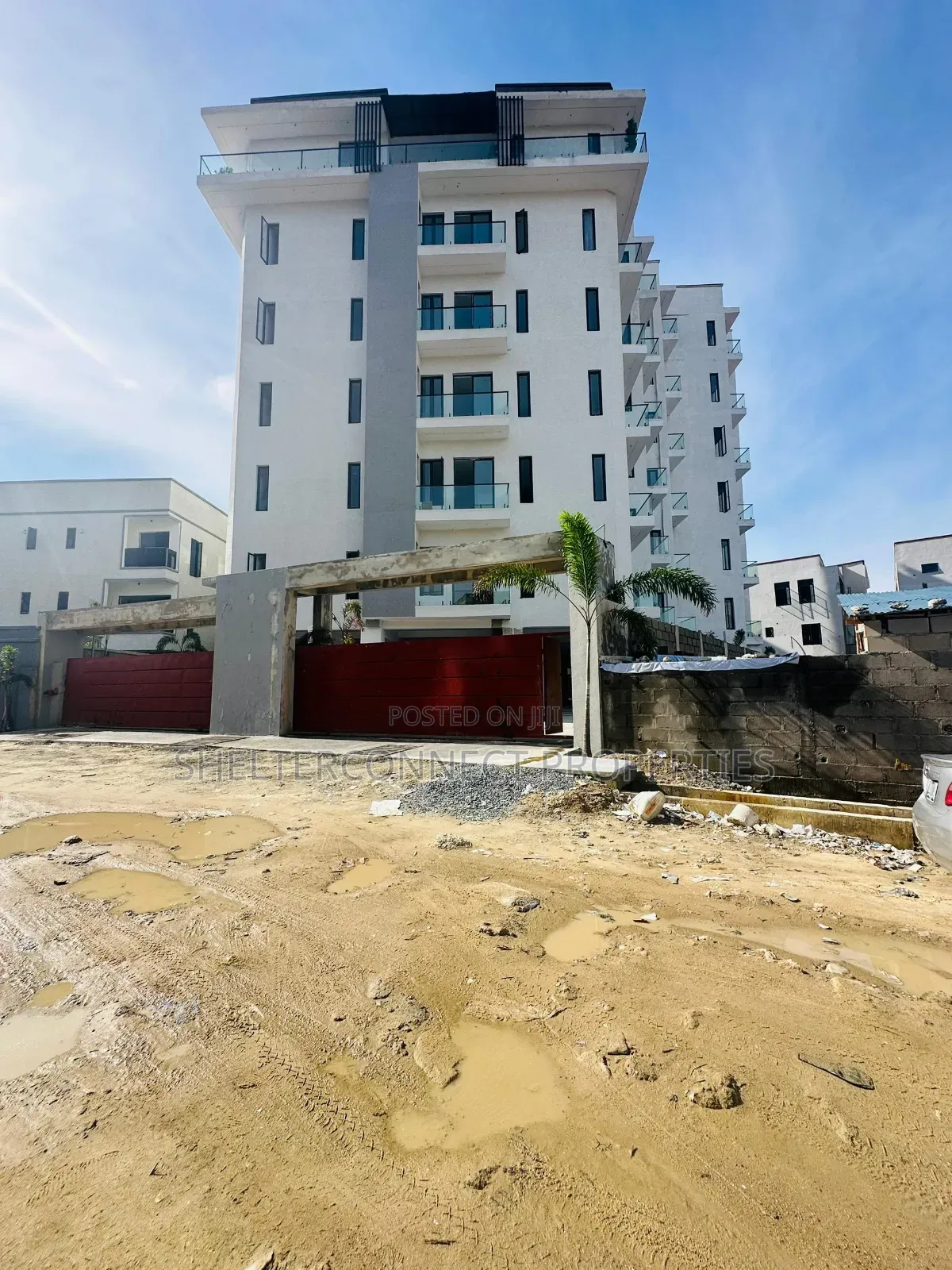 1bdrm Apartment in Lekki Phase 1 for sale