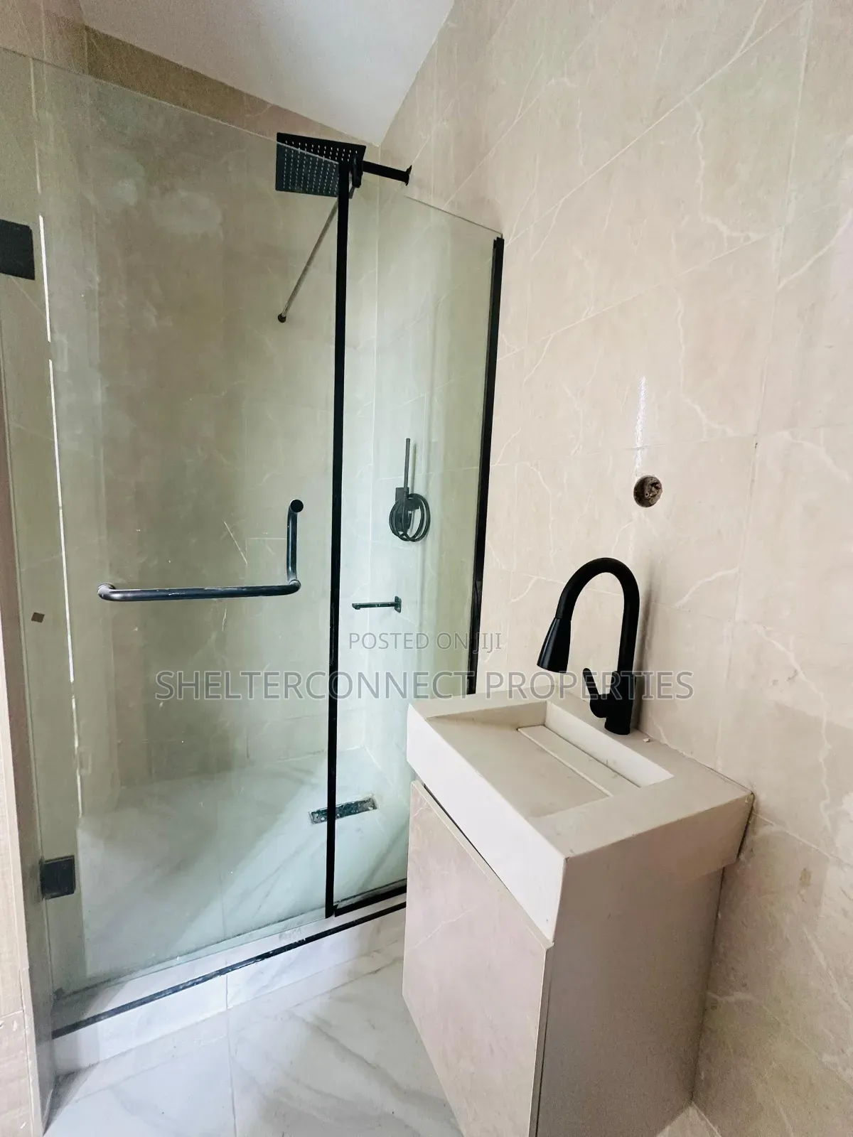 1bdrm Apartment in Lekki Phase 1 for sale