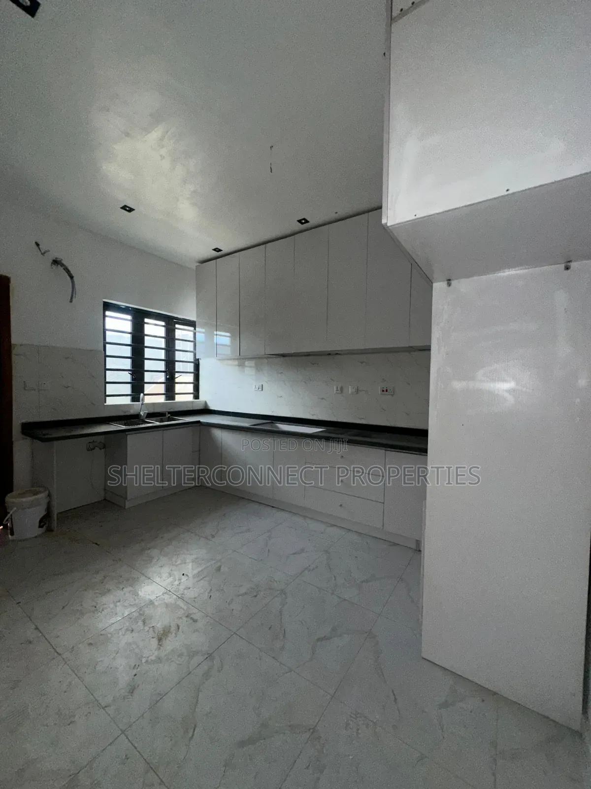 4bdrm Duplex in Lekki Phase 1 for sale