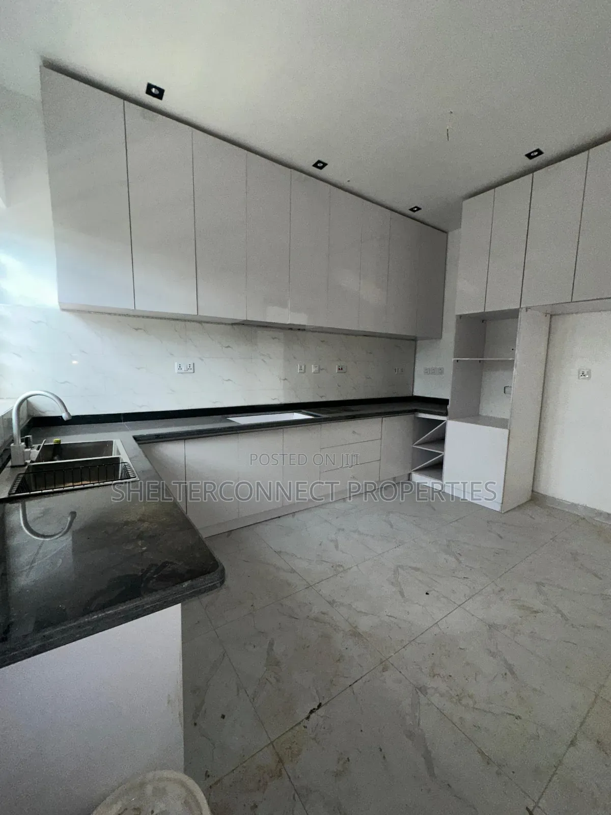 4bdrm Duplex in Lekki Phase 1 for sale