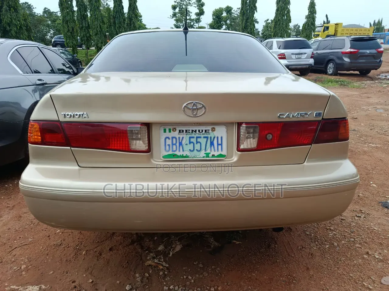 Toyota Camry 2000 Gold