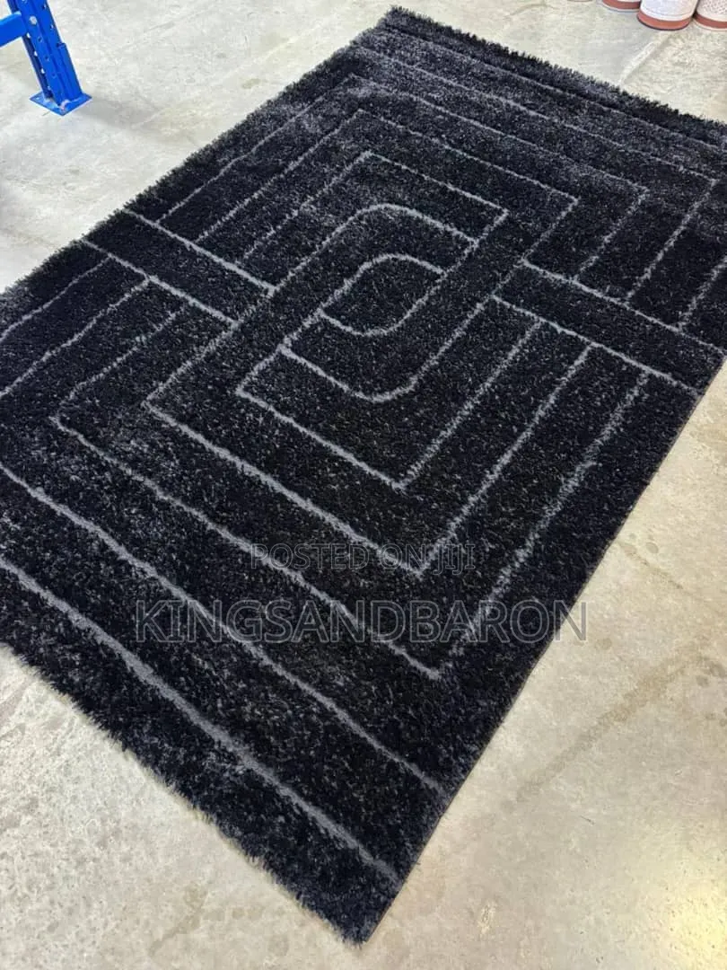 4x6ft Black, Gray and White Shaggy Center Rug
