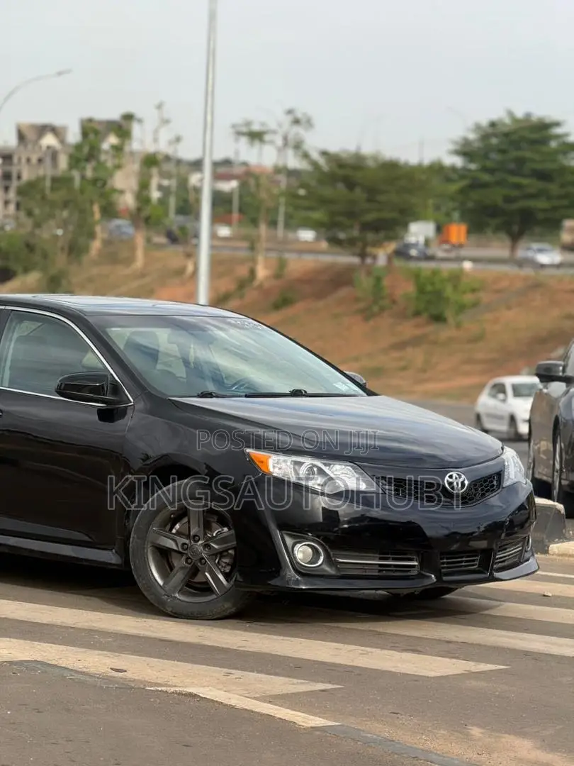 Toyota Camry SE 4dr Sedan (2.5L 4cyl 6A) 2014 Black