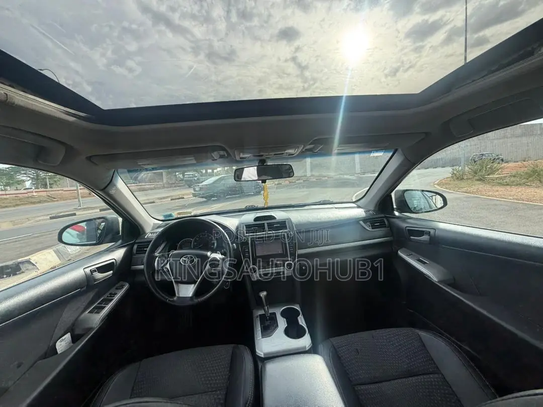 Toyota Camry SE 4dr Sedan (2.5L 4cyl 6A) 2014 Black