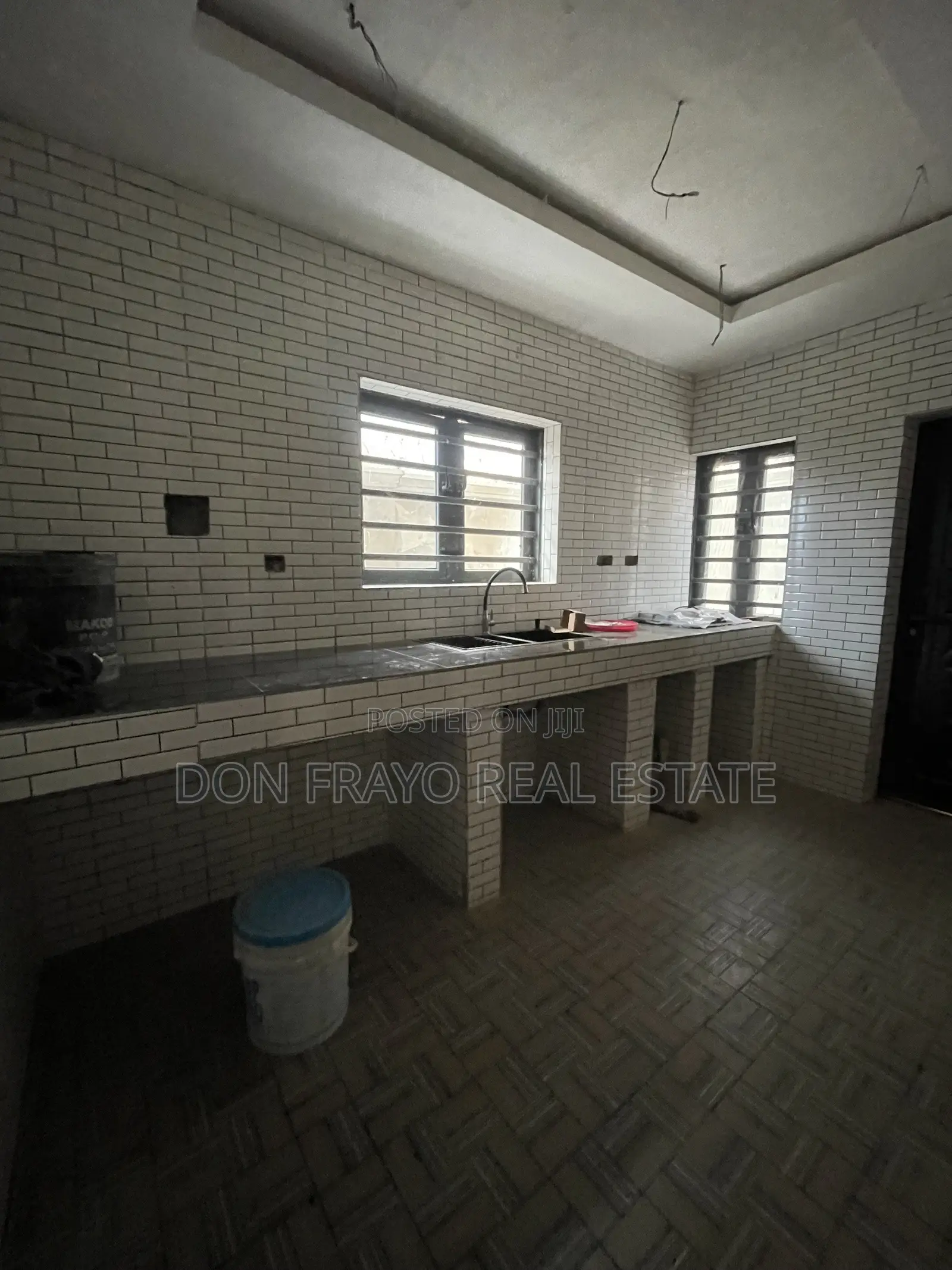 5bdrm Duplex in Akeke Bashorun, Basorun for rent