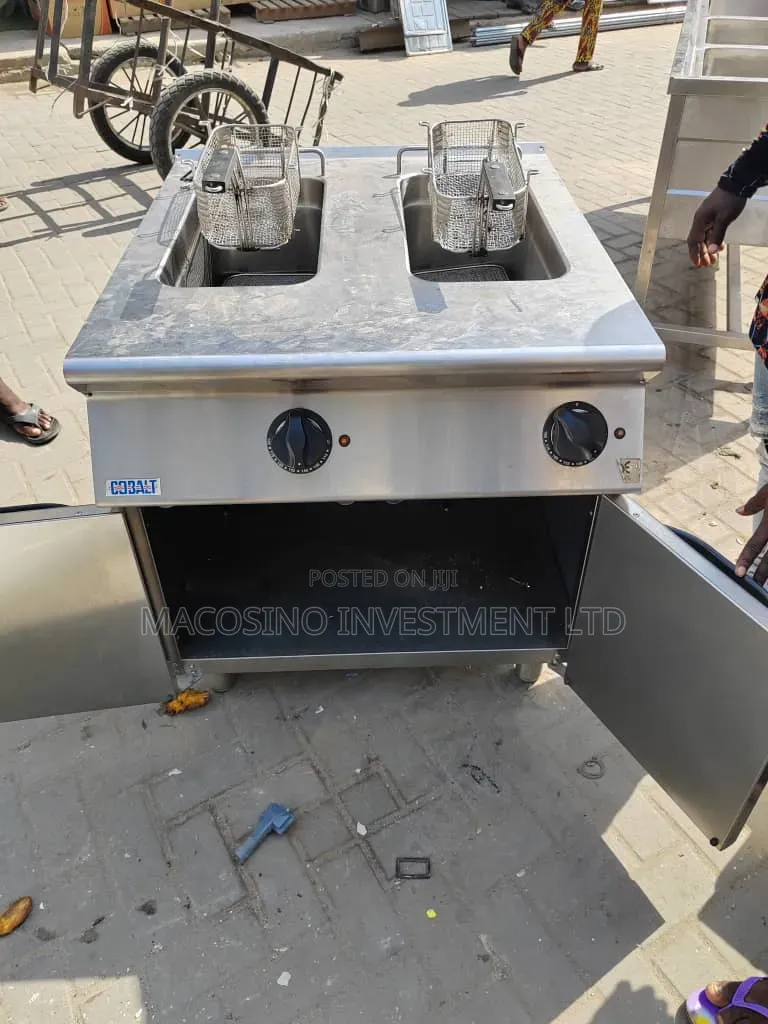 Industrial Stainless Steel 2-Tank Deep Fryer With Cabinet Base