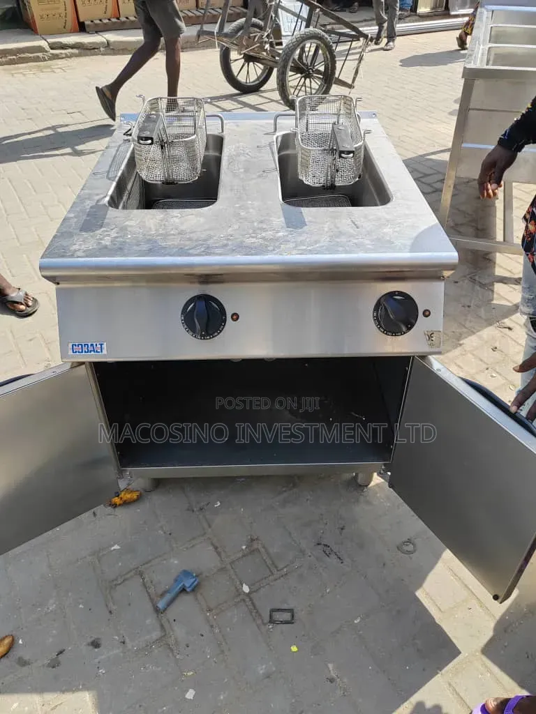Industrial Stainless Steel 2-Tank Deep Fryer With Cabinet Base
