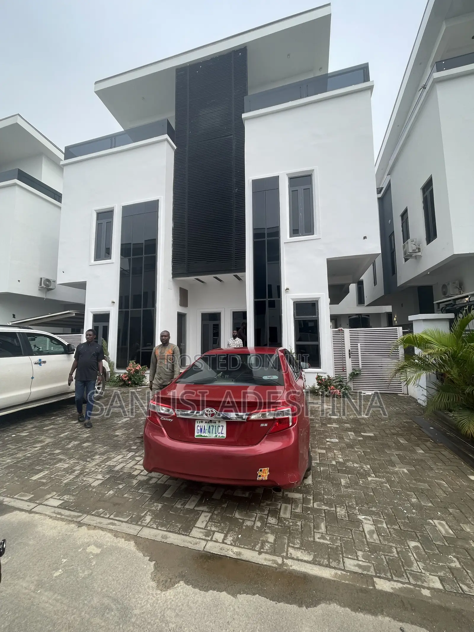 5bdrm Duplex in Jahi Gilmore,Fct for sale