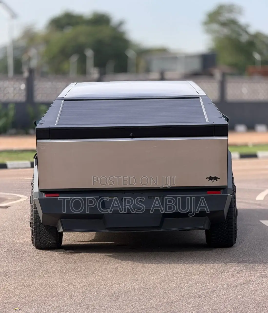 Tesla Cybertruck Cyberbeast AWD 2025 Silver