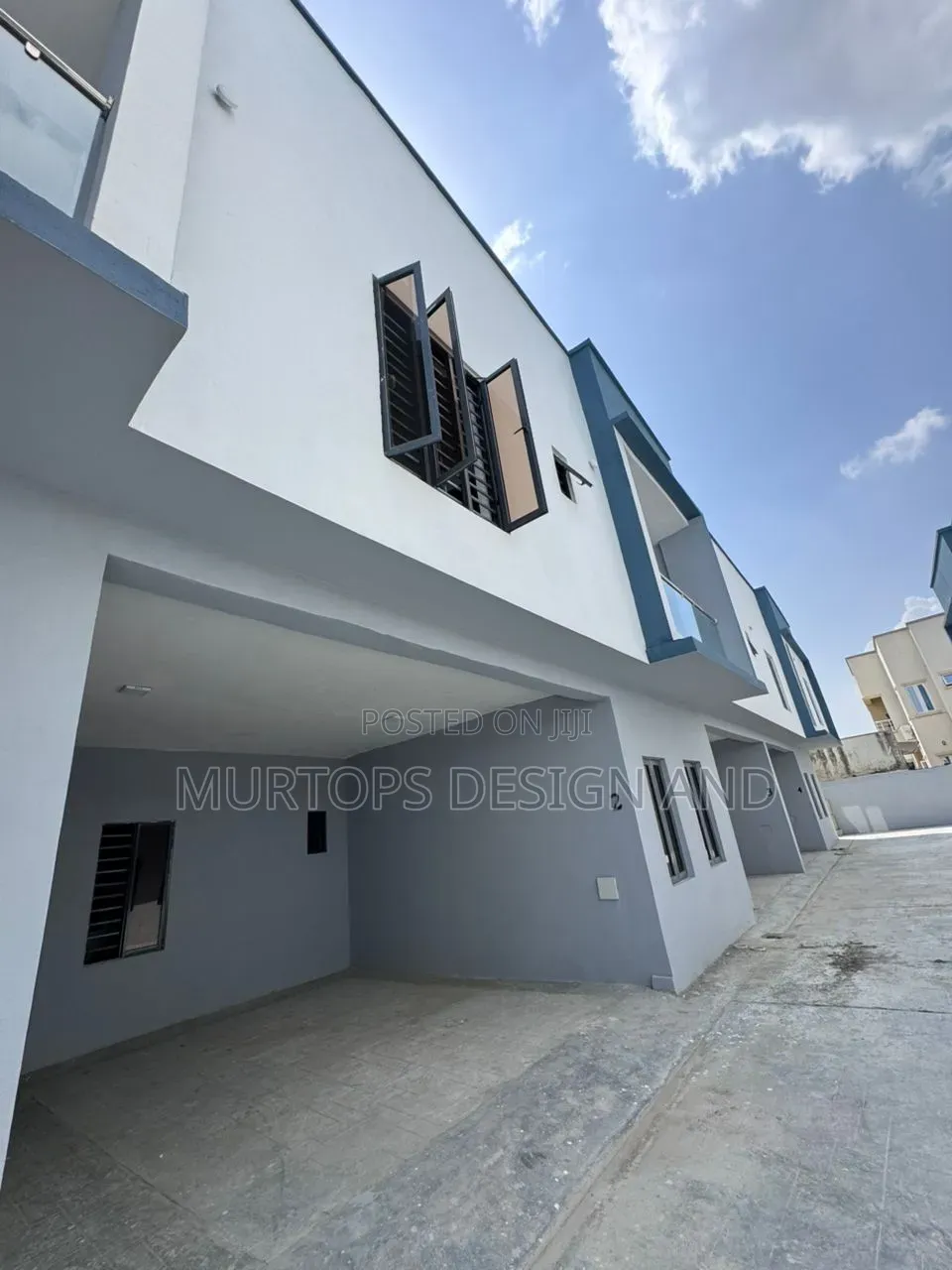 4bdrm Townhouse/Terrace in Lekki Phase 2 for sale