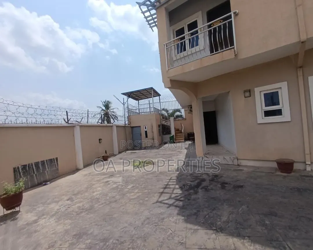 Furnished 5bdrm Duplex in Customs Gate, for sale