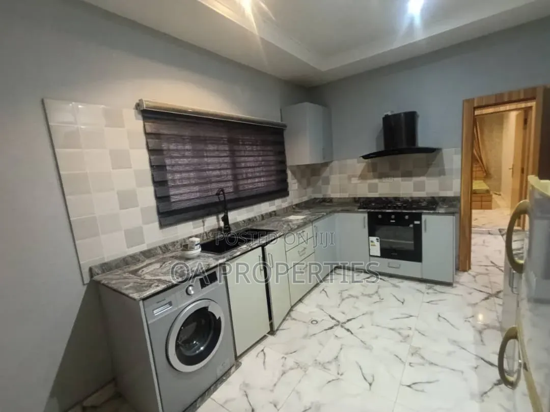 Furnished 5bdrm Duplex in Customs Gate, for sale