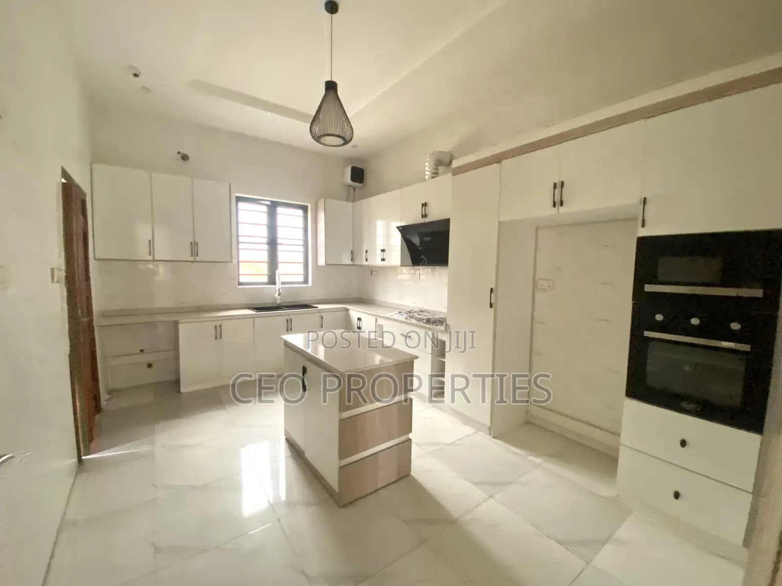 4bdrm Duplex in Ikota Vila for sale