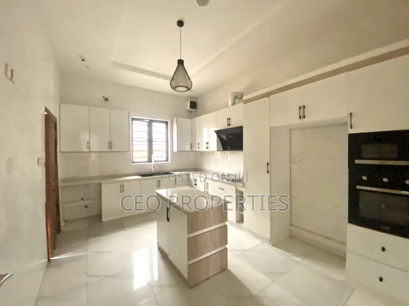 4bdrm Duplex in Ikota Vila for sale