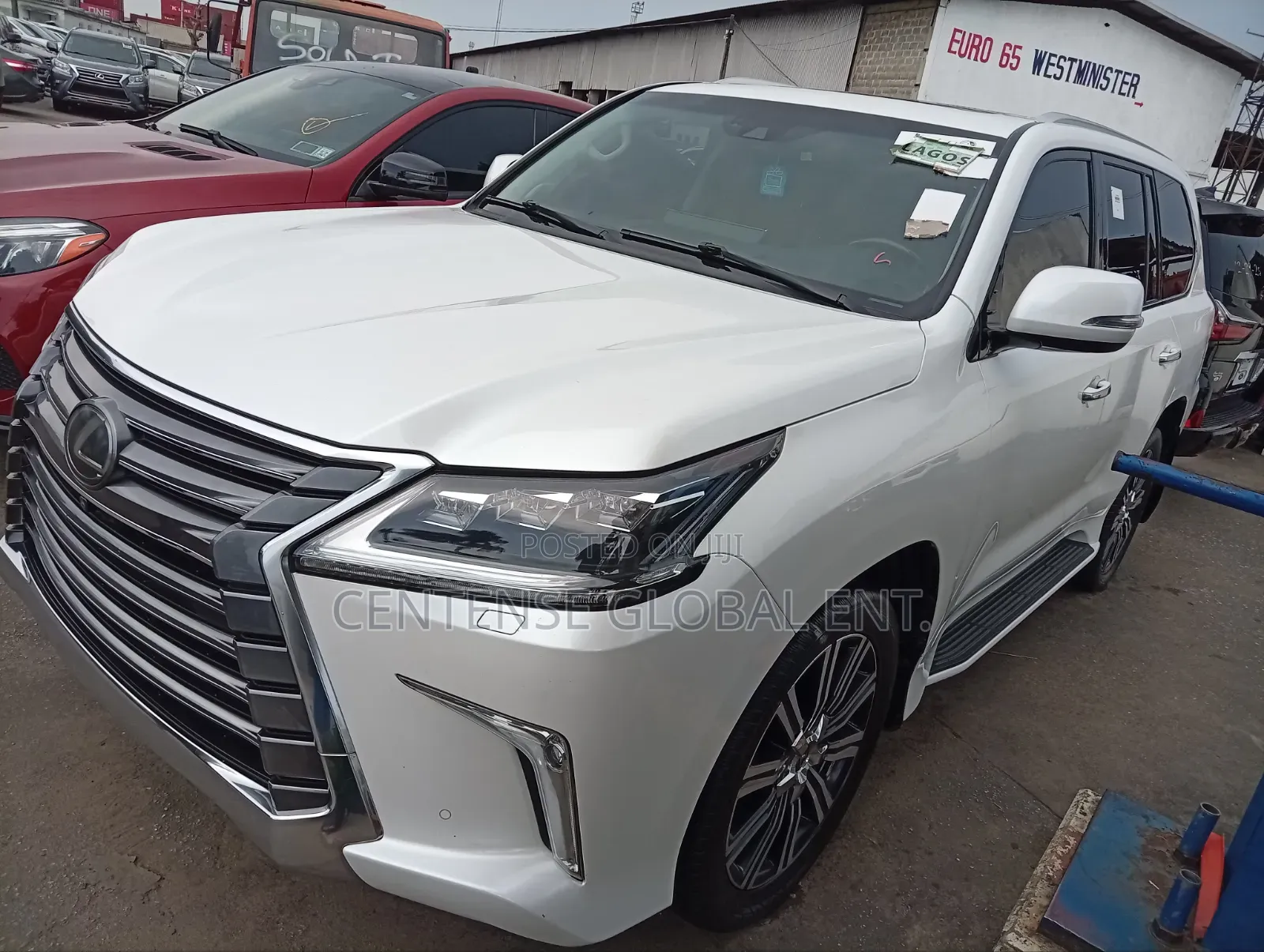 Lexus LX 570 AWD 2016 White