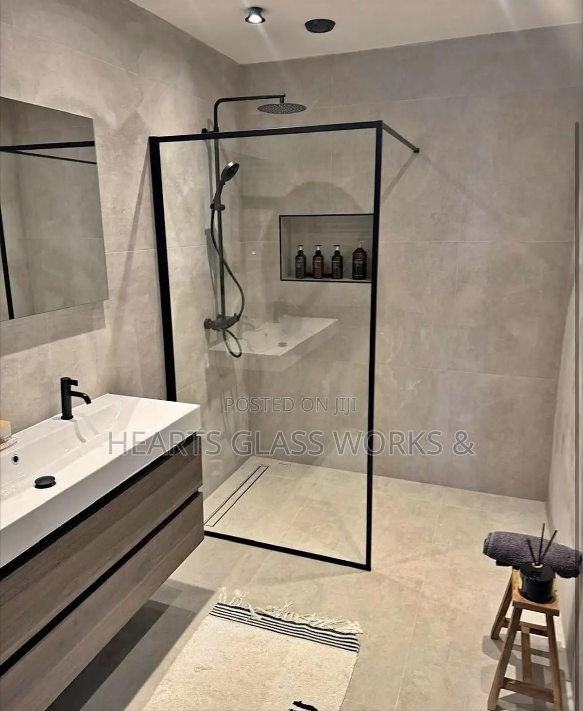 Space-Saving One-Sided Shower Cubicle Concepts