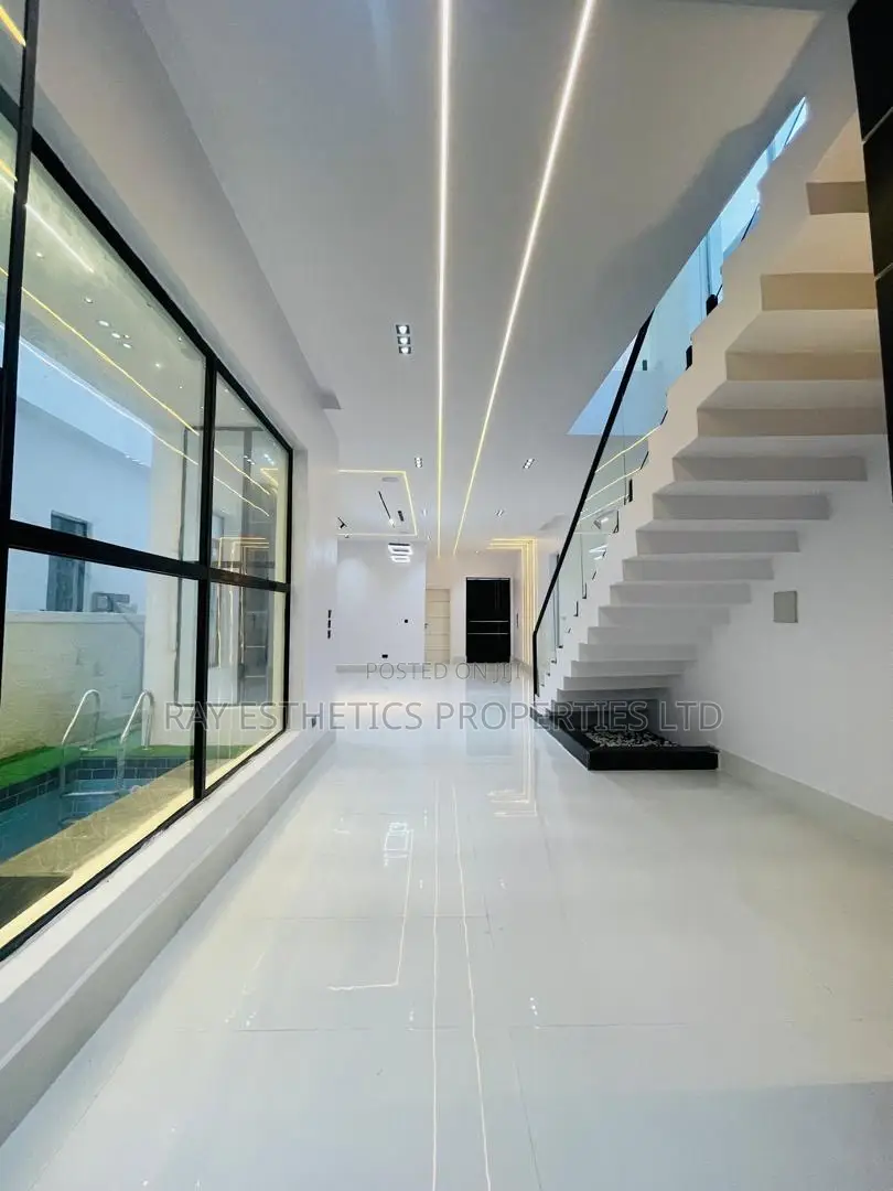 5bdrm Duplex in Lekki Palm City, for sale