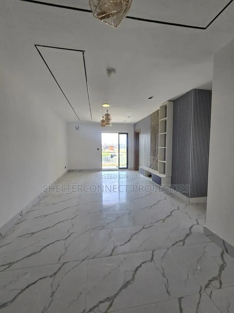 2bdrm Apartment in Lekki Phase 1 for sale