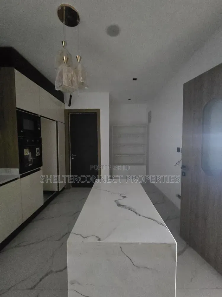 2bdrm Apartment in Lekki Phase 1 for sale