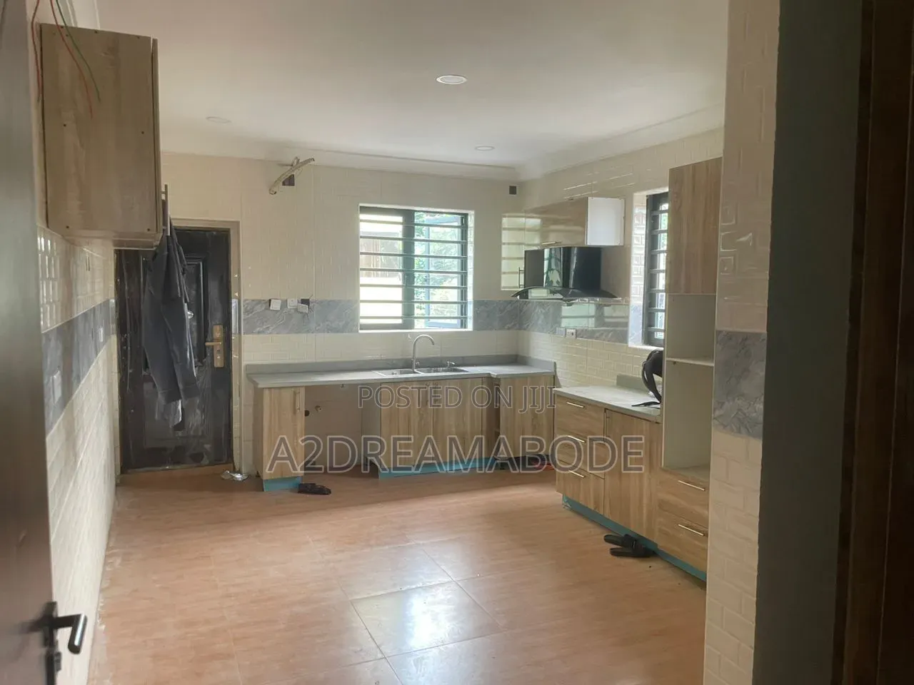 5bdrm Duplex in Shonibare Estate for rent
