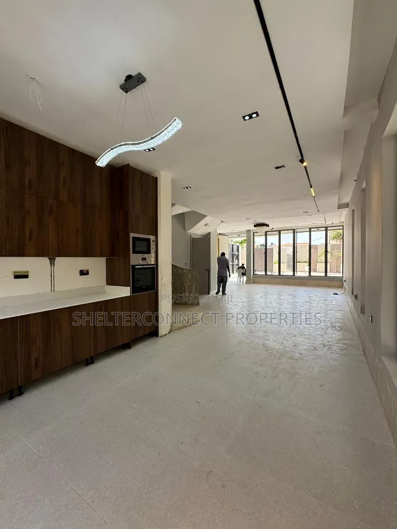 5bdrm Duplex in Ikoyi S.W for sale
