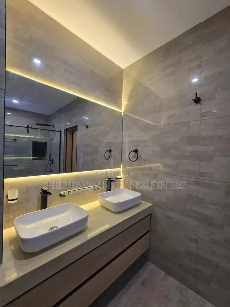 2bdrm Apartment in Lekki Phase 1 for sale