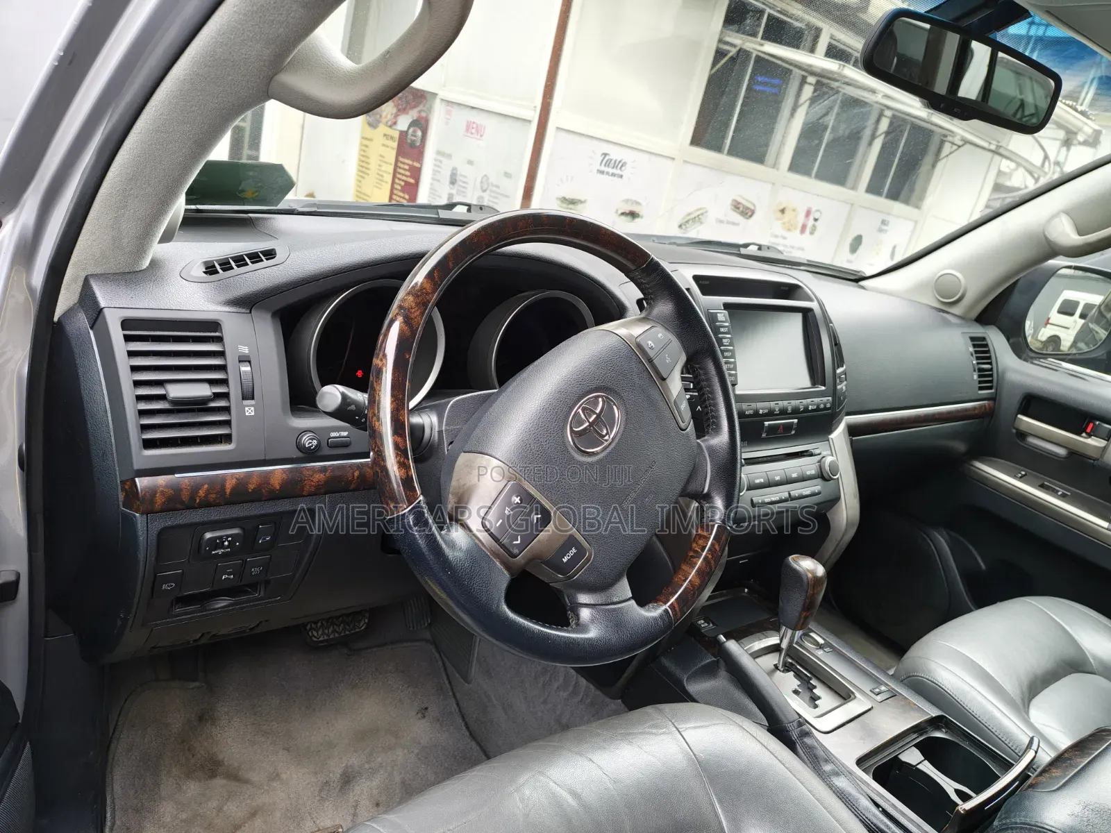 Toyota Land Cruiser 5.7 V8 2010 Gray