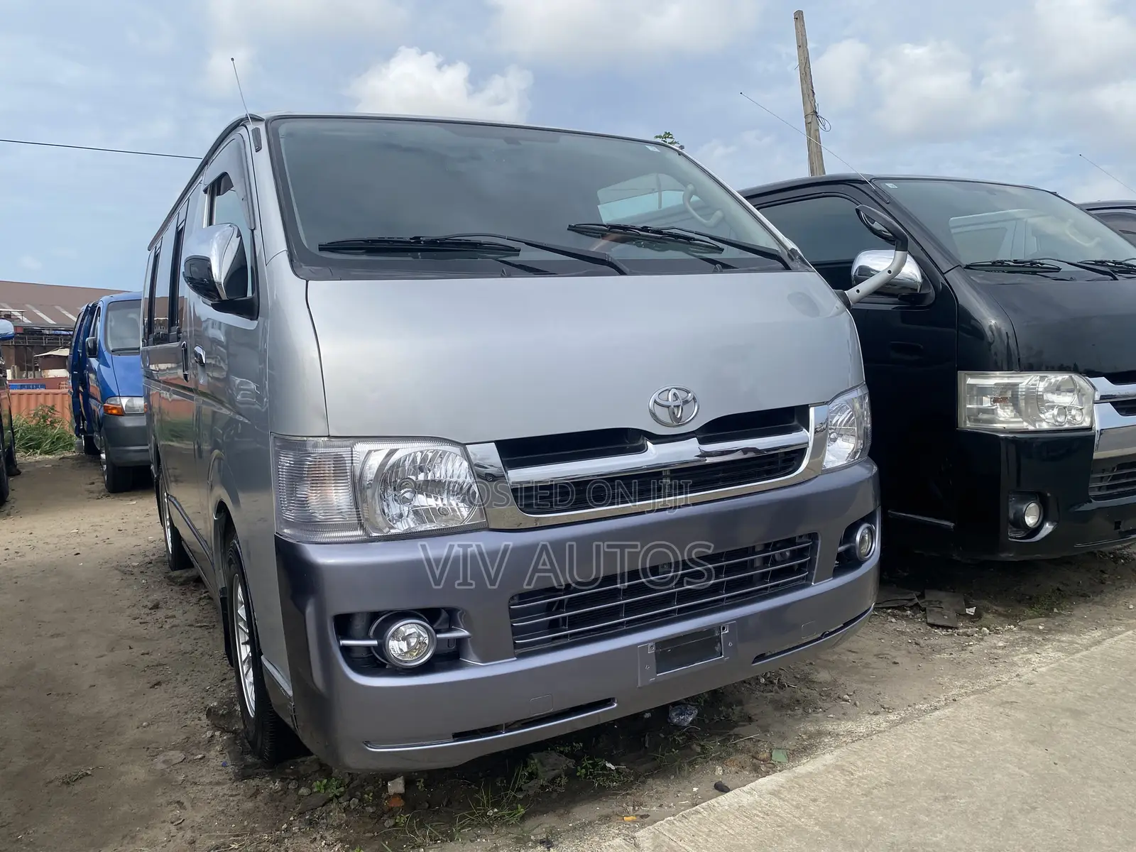Toyota HiAce 2010 Silver