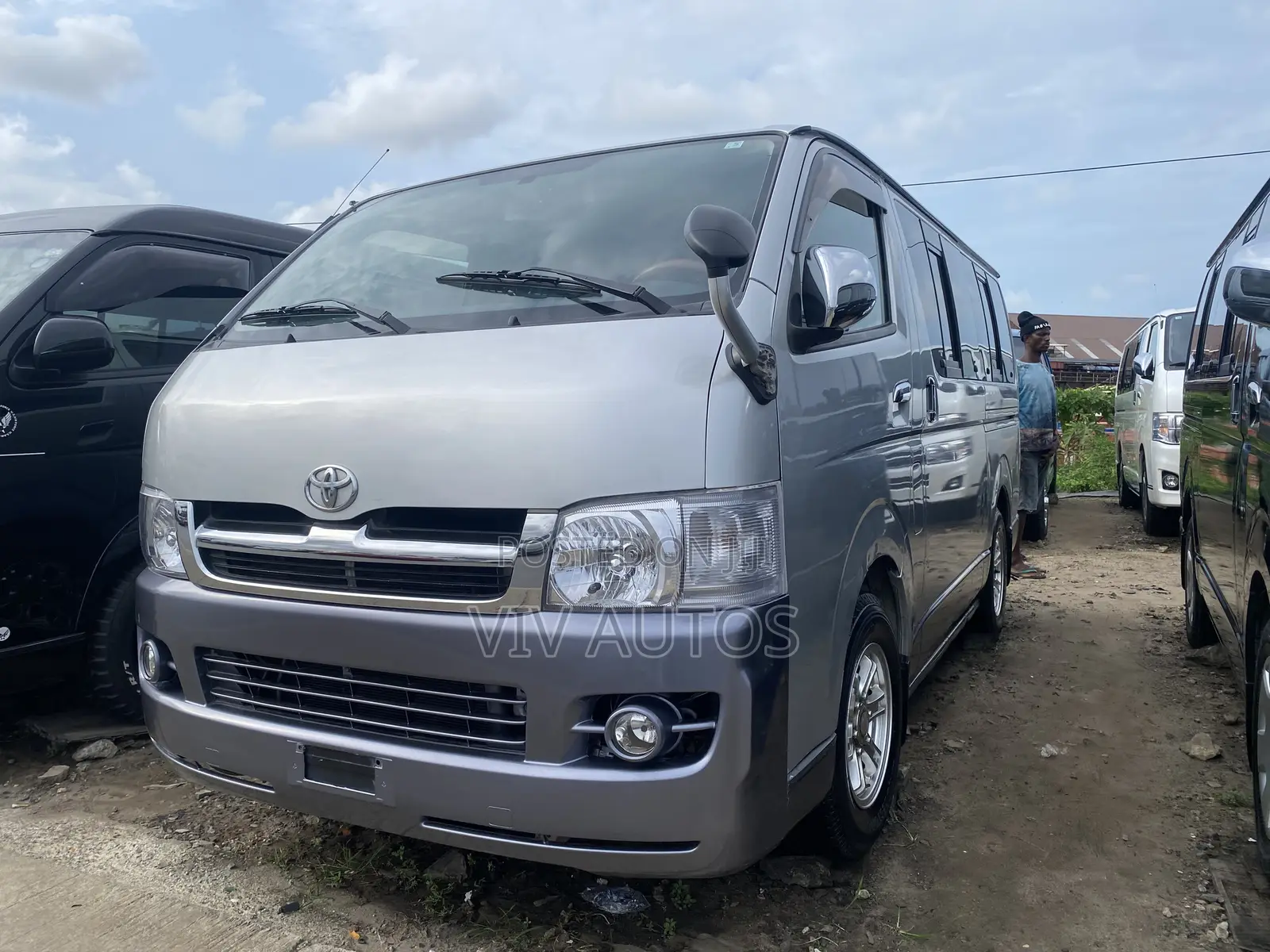 Toyota HiAce 2010 Silver