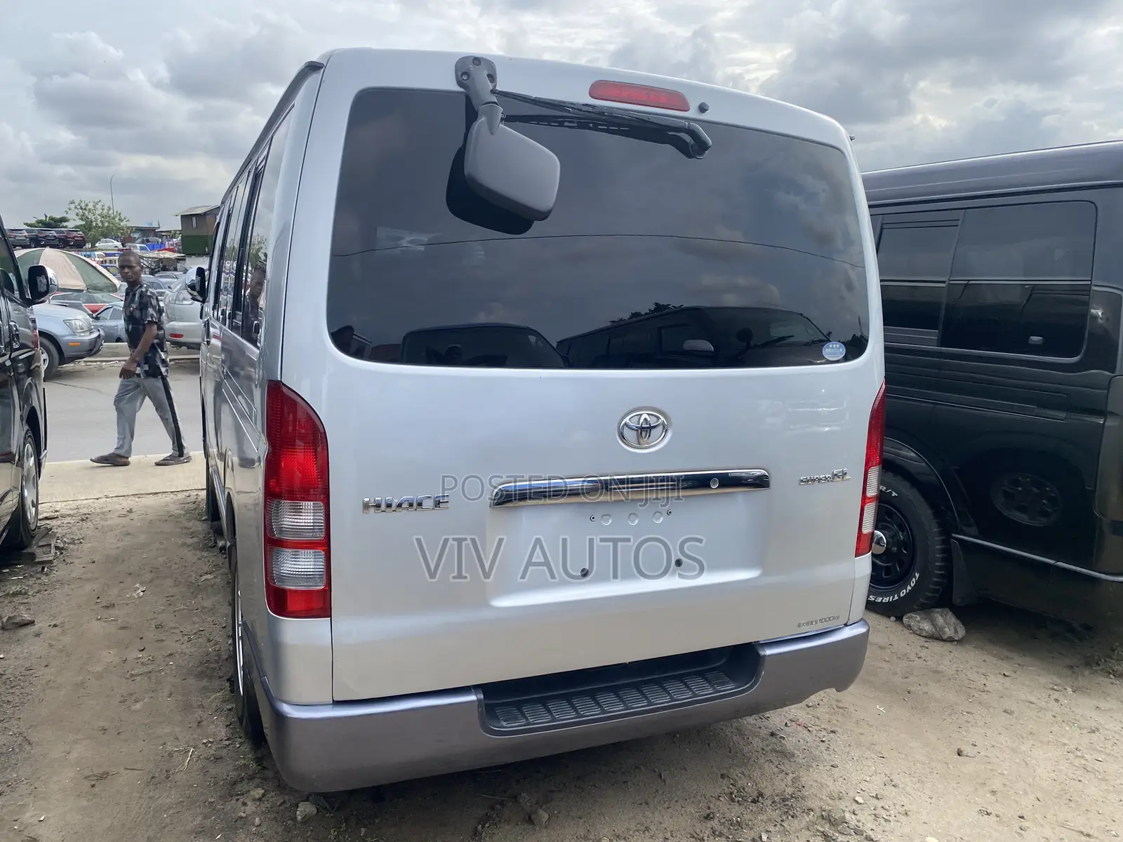 Toyota HiAce 2010 Silver