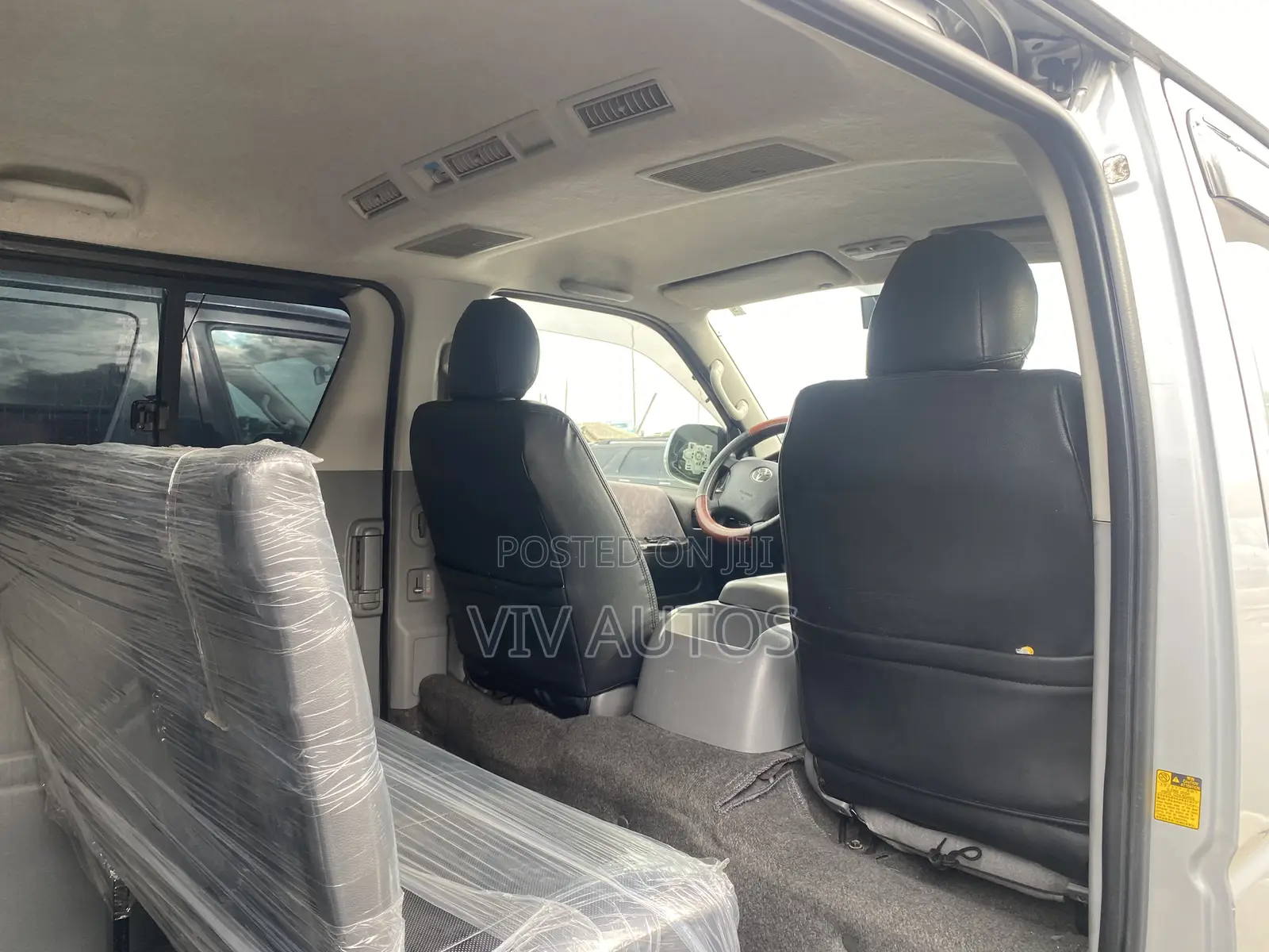 Toyota HiAce 2010 Silver