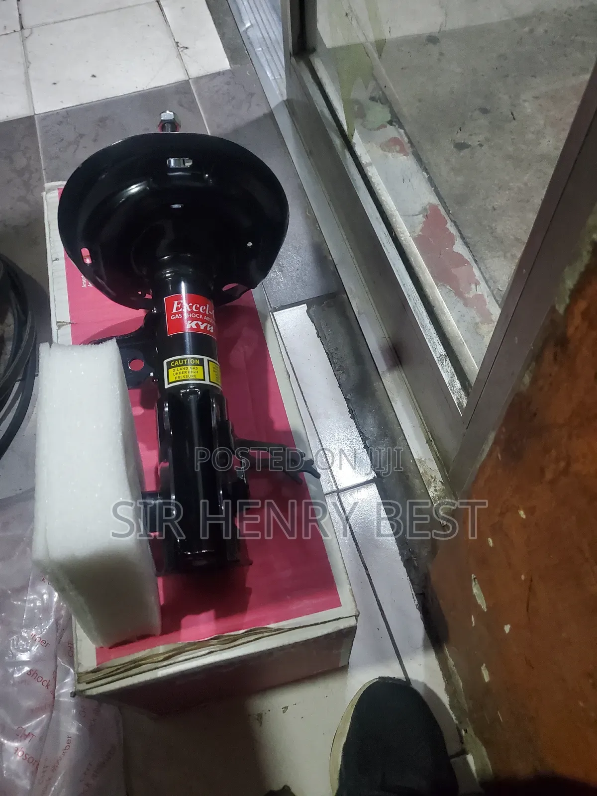 Front Shock Absorber Toyota Avalon 2019/22 With Sensor