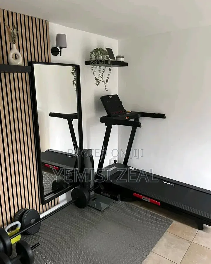 Brand New 4hp With 150kg User Weight, Bluetooth, Twister, Incline