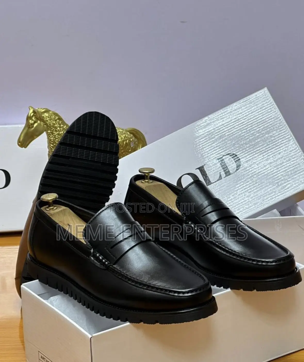Loafe-Shoe