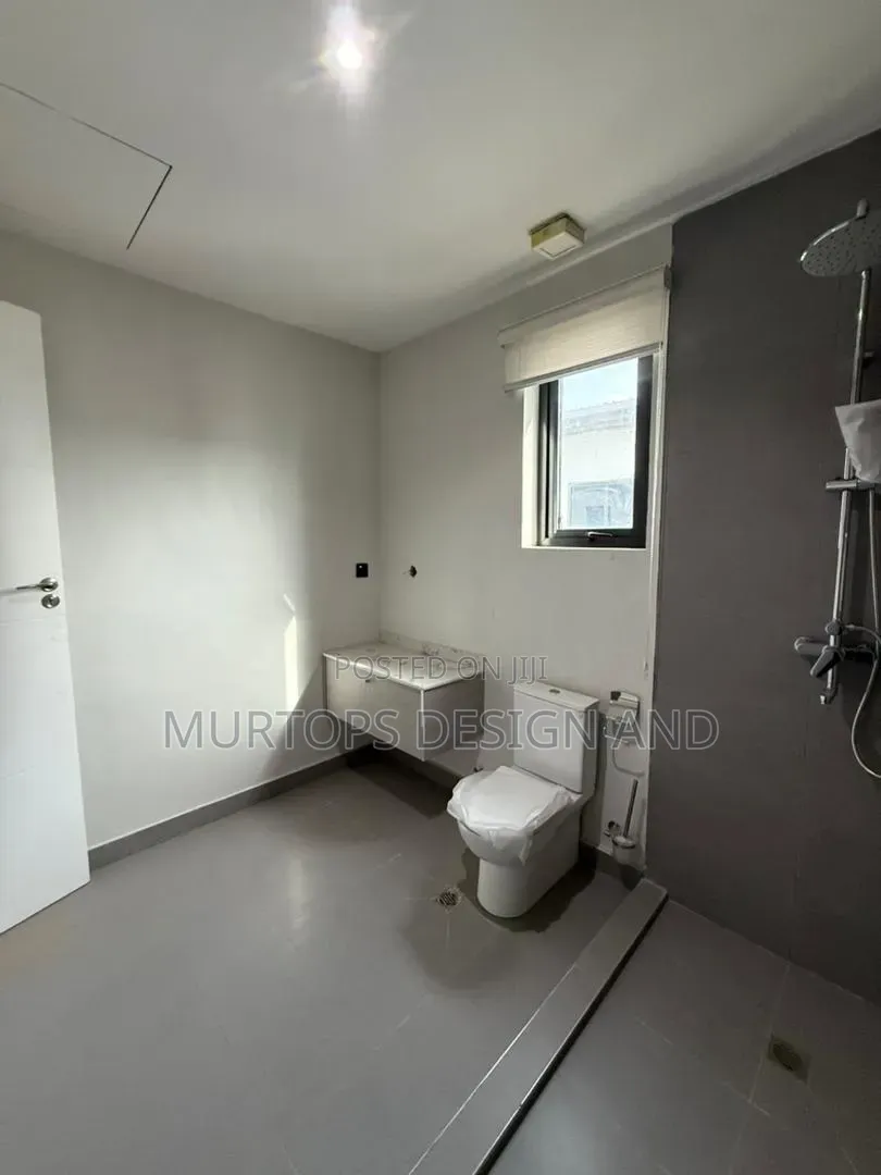 4bdrm Townhouse/Terrace in Lekki Phase 1 for sale