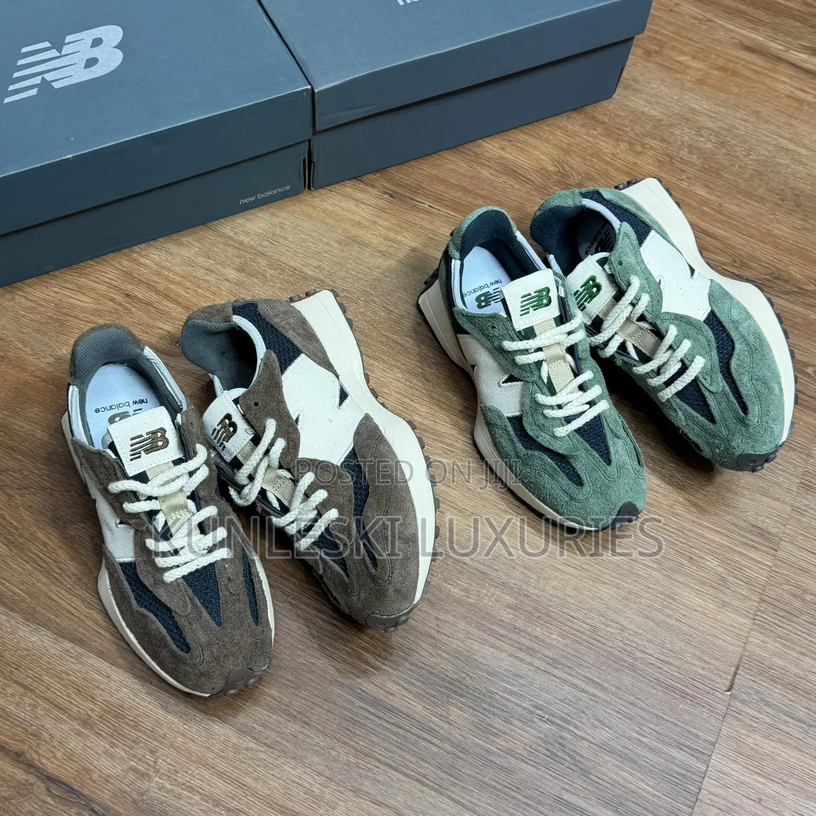 Original New Balance 327 Sneakers