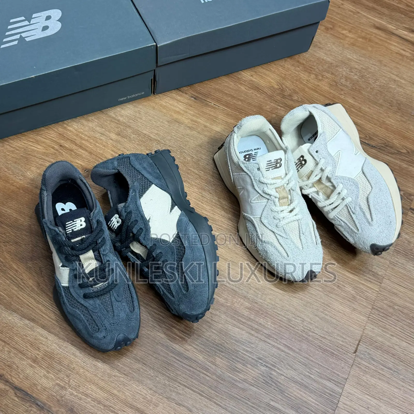 Original New Balance 327 Sneakers