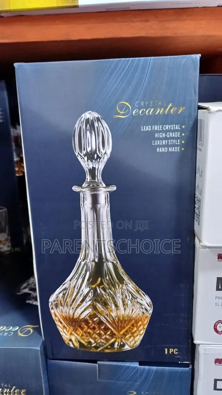 Glass Whisky Decanter Liquor Container Bottle - 730ml/ 25oz