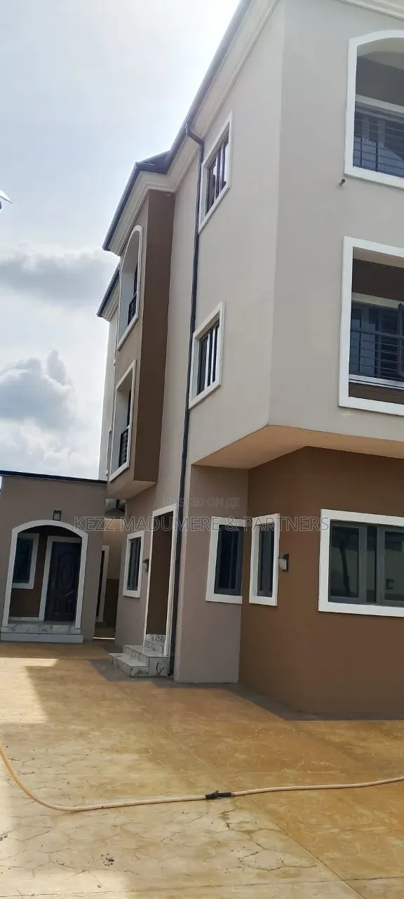 4bdrm Duplex in Farm Road ,, Rumuduru for sale