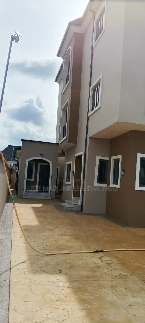 4bdrm Duplex in Farm Road ,, Rumuduru for sale