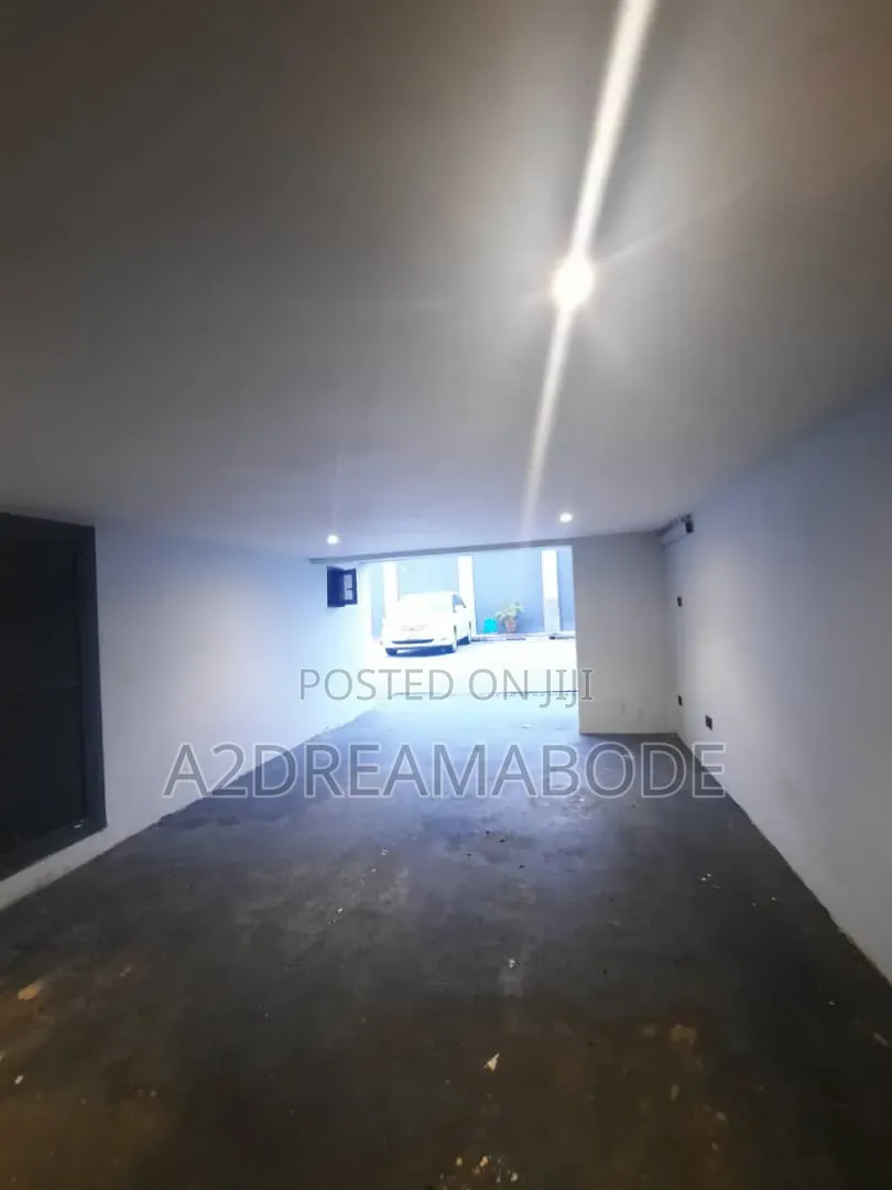 4bdrm Duplex in Ikeja Gra for rent