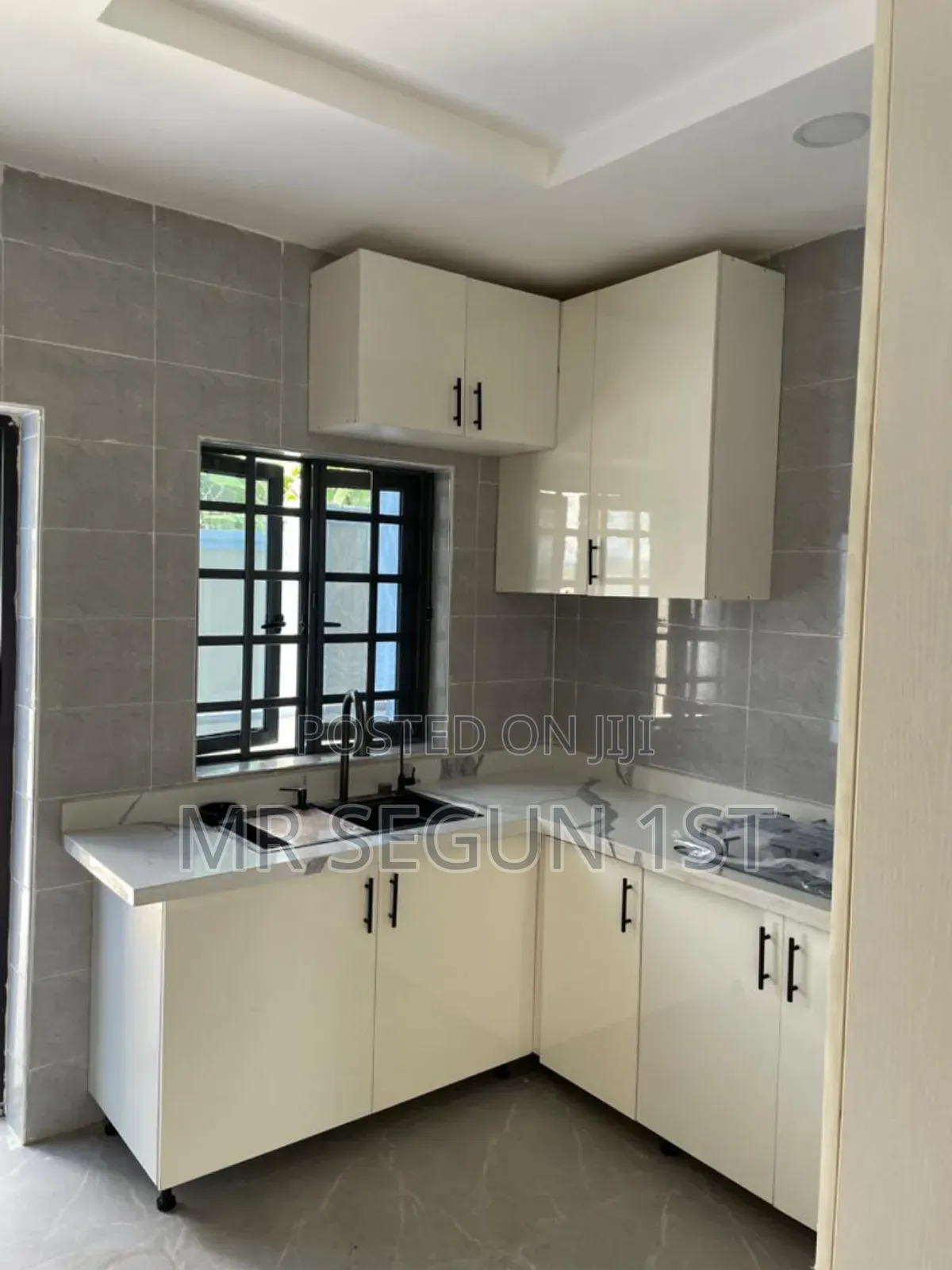 Mini Flat in Sunlight Estate, Rind Road for rent