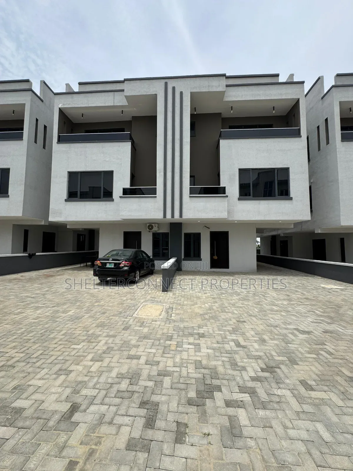 4bdrm Duplex in Ogudu GRA for sale
