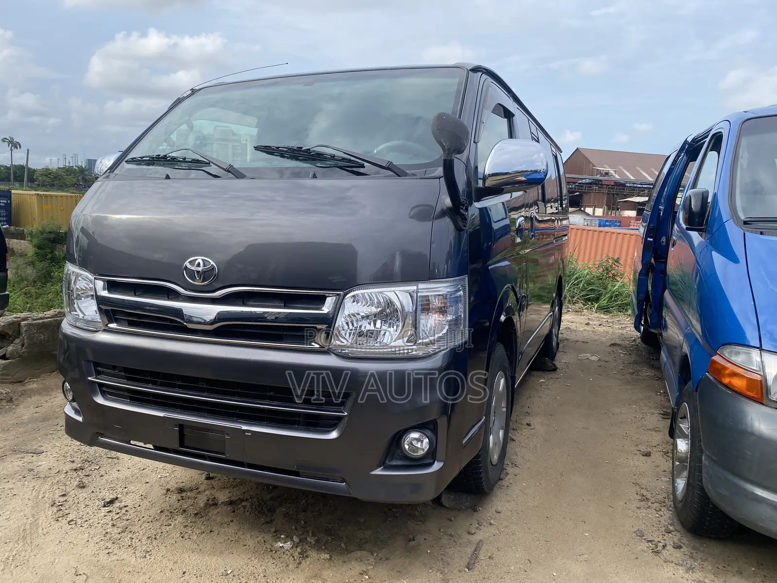 Toyota HiAce 2011 Black