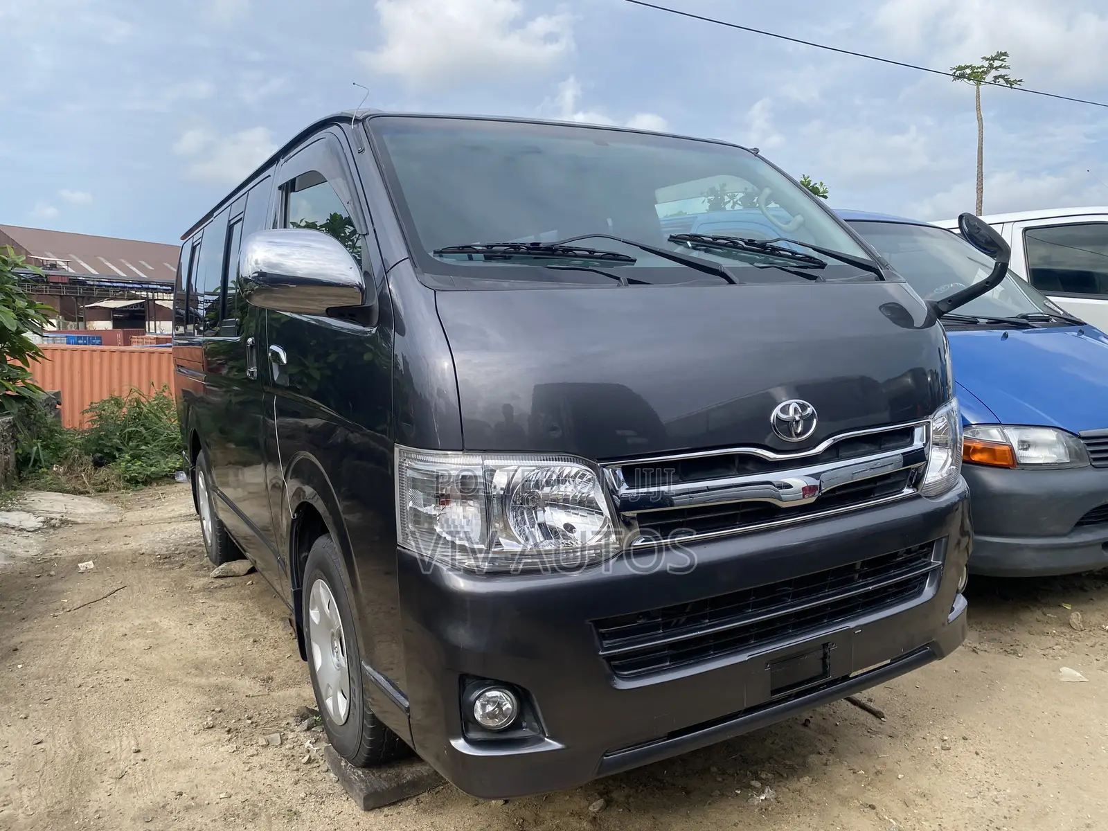 Toyota HiAce 2011 Black