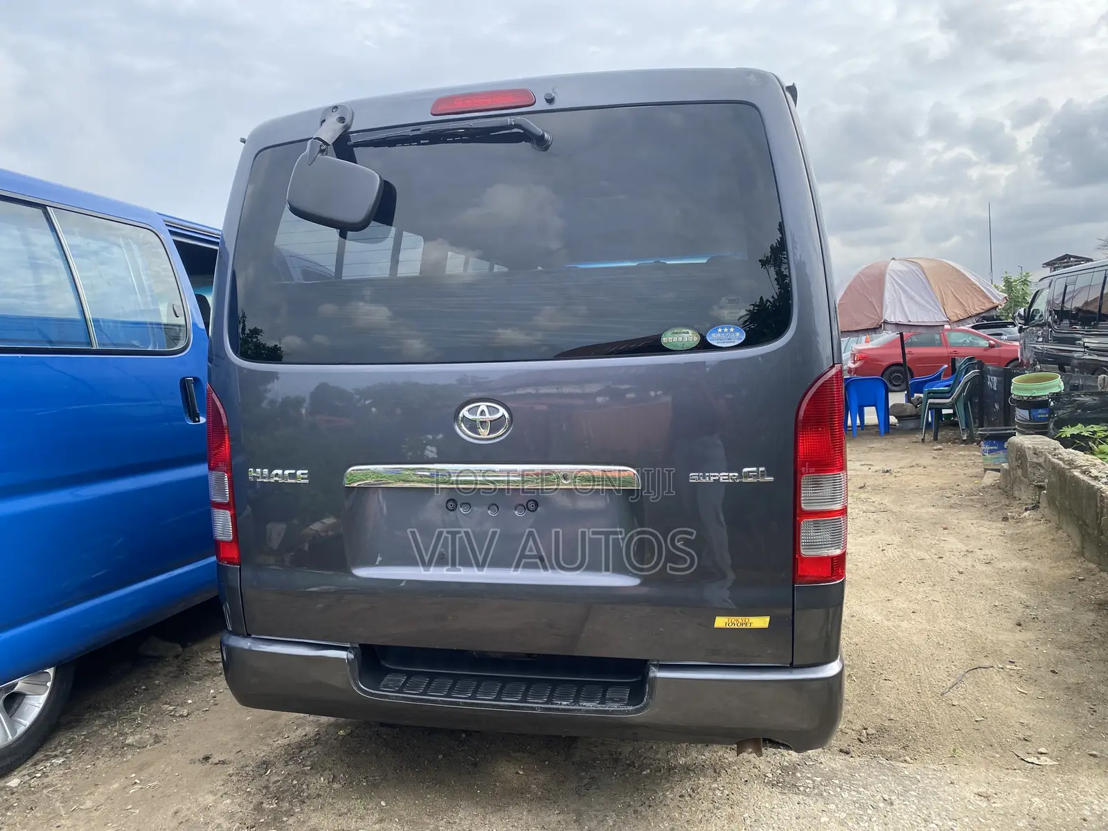 Toyota HiAce 2011 Black