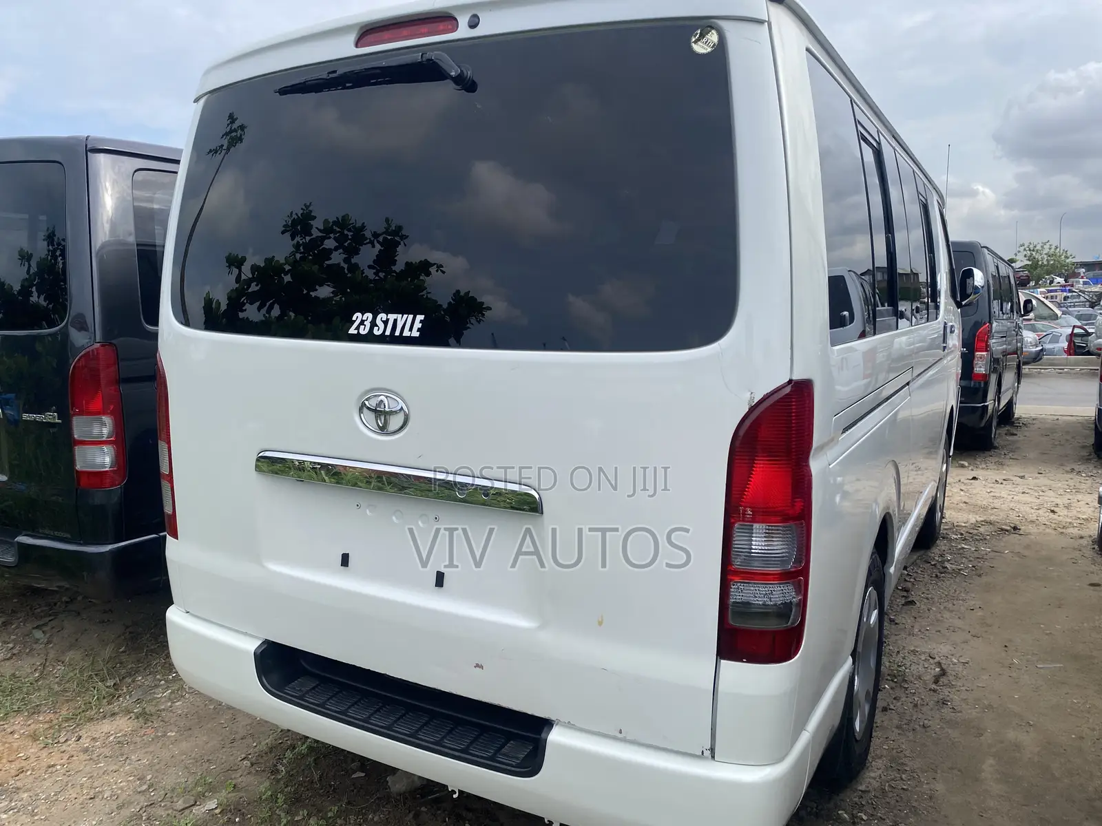 Toyota HiAce 2012 White