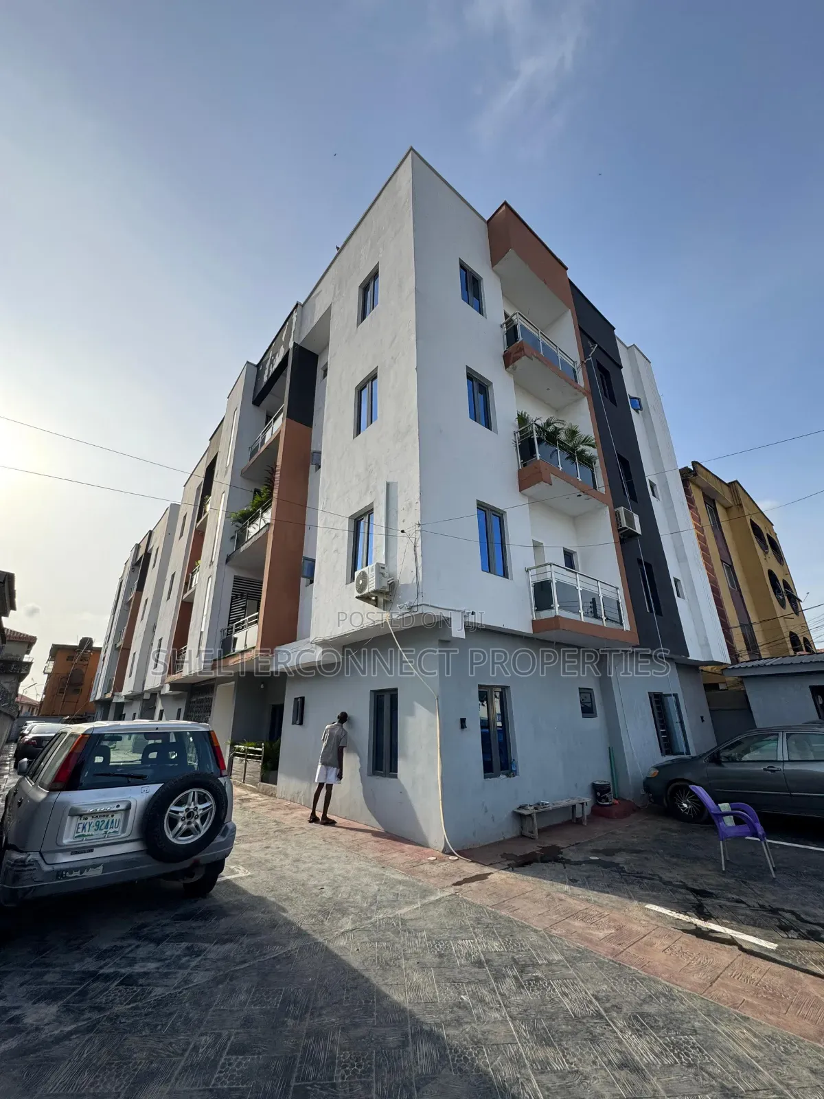 3bdrm Apartment in Aguda / Surulere for sale