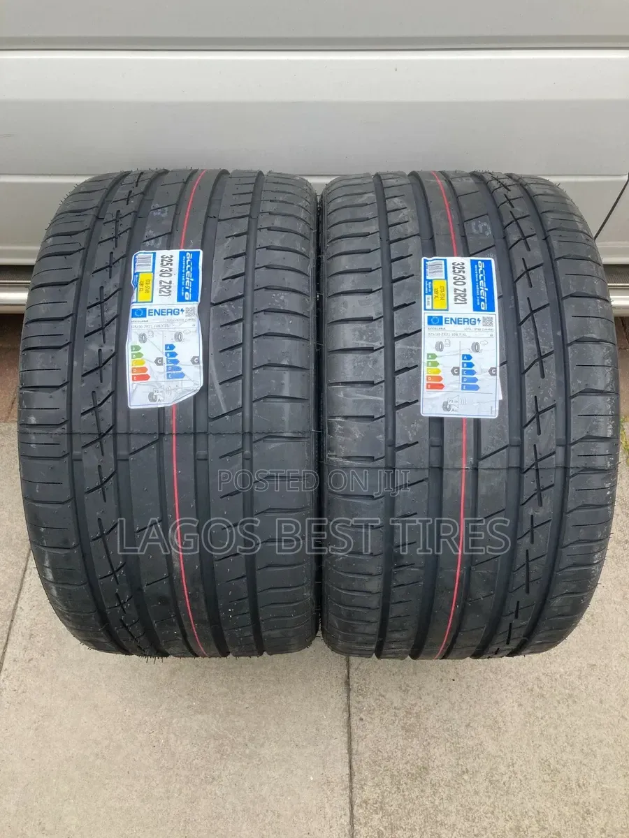 Brand New Accelera Iota St68 Premium Staggered Tyre Set (325 30 21